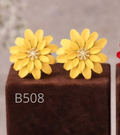 B508- brincos flor amarela